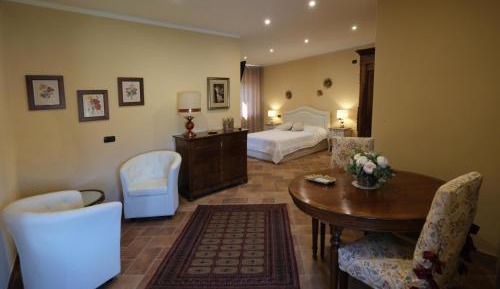 Queen Room with Pool View