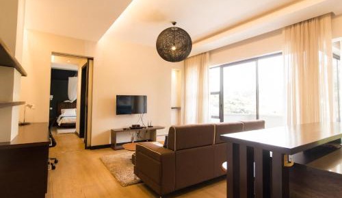 One-Bedroom Apartment with Balcony