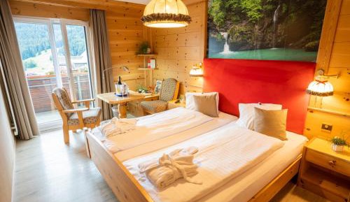 Deluxe Double Room with Shower