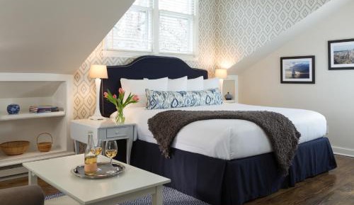 King Room with Sofa Bed
