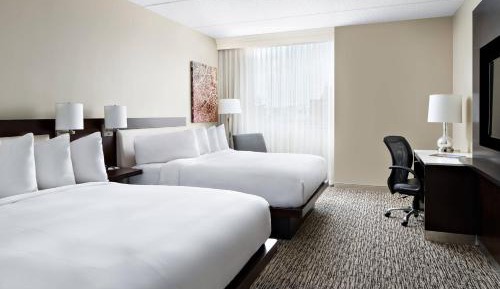 M Club lounge access, Guest room, 2 Queen