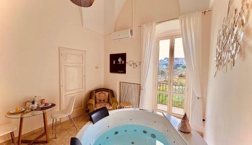 King Room with Spa Bath