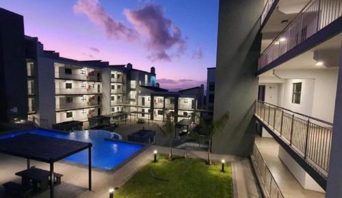 Apartment with Pool View 