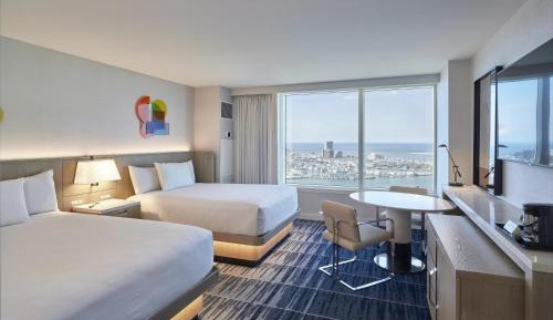 Resort Queen at MGM Tower