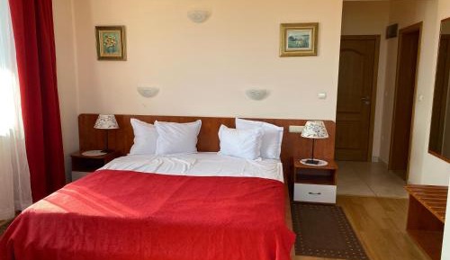 Deluxe Double or Twin Room with Garden View