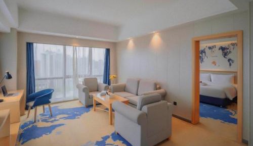 Premier Suite with City View