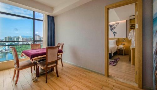 Honorable Suite with View