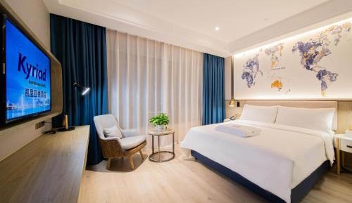 Light Double Room