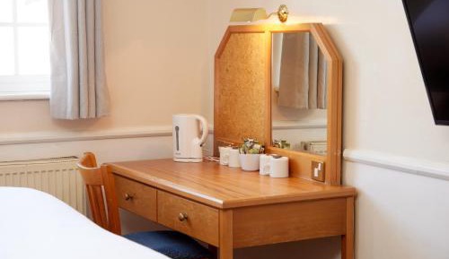 Family Room (2 Adults + 2 Children)