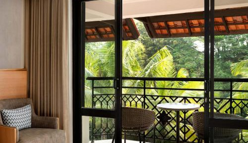 Grand Deluxe Twin (balcony & Club Lounge Access)