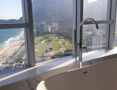 King Suite with Spa Bath