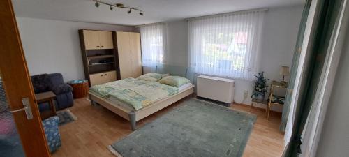 Basic Triple Room with Shared Bathroom