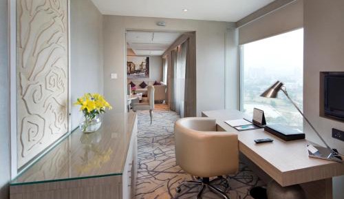 One-Bedroom Presidential Suite with Executive Lounge Access