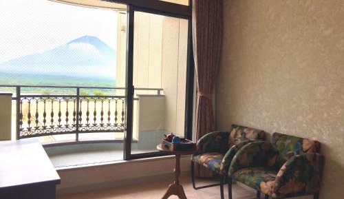Twin Room with Mountain View
