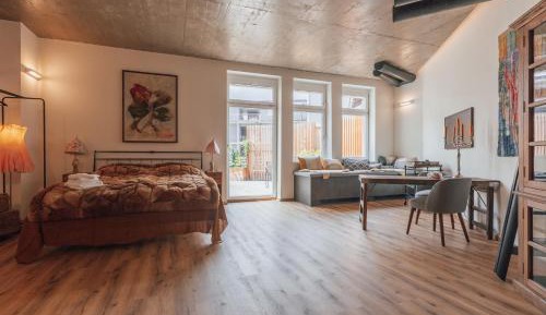 One-Bedroom Apartment