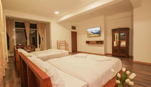 Deluxe Family Room