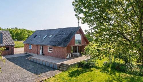 Three-Bedroom Holiday Home 
