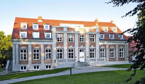 Two-Bedroom Holiday Home