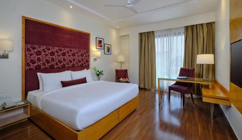 Deluxe King Room - Non-Smoking