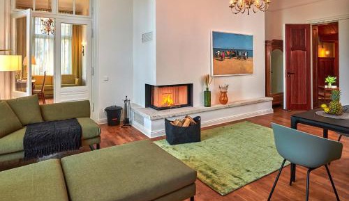 Superior Apartment with Terrace and Sea View - Kamboo