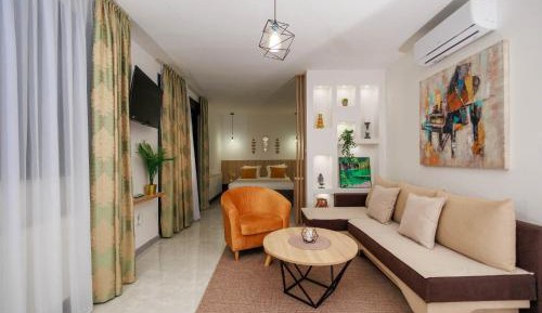 King Studio with Sofa Bed