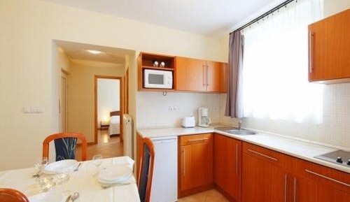 Apartment (4 Adults)