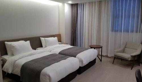 Standard Twin Room