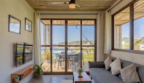 Deluxe Suite with Sea View