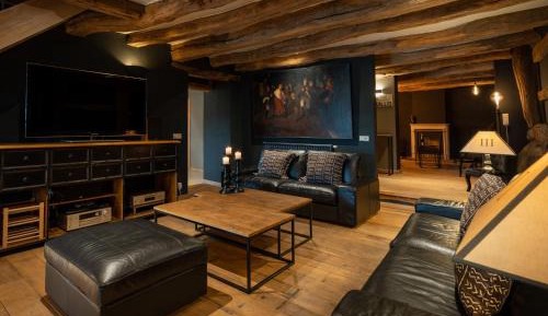 Five-Bedroom Holiday Home