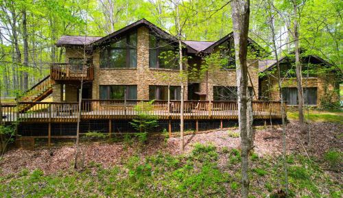 Three-Bedroom Holiday Home 