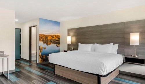 Family Suite with King Bed and Queen Bed - Non Smoking