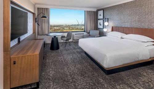 Guest room, 1 King, Washington DC view, City view, Main
