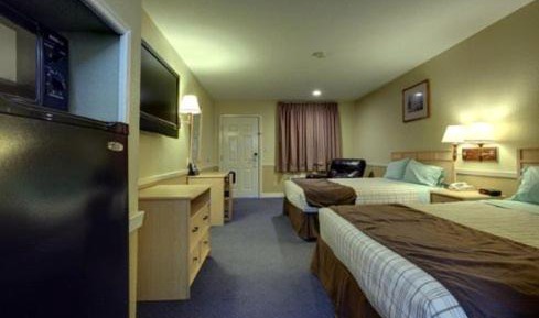 Queen Room with Two Queen Beds - Non Smoking