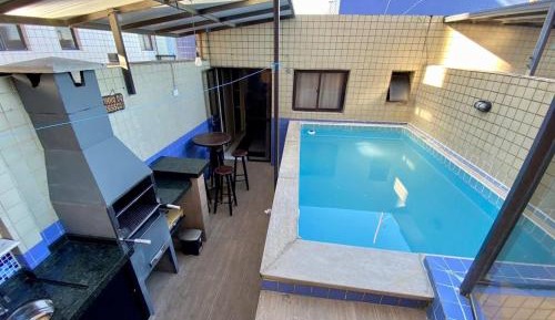 Apartment with Pool View 