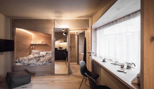 Superior One-Bedroom Apartment