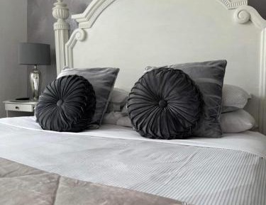 Double En Suite Room (4)