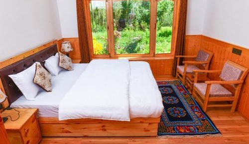 Double Room with Mountain View
