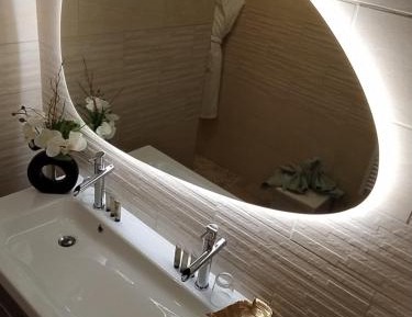Queen Room with Spa Bath