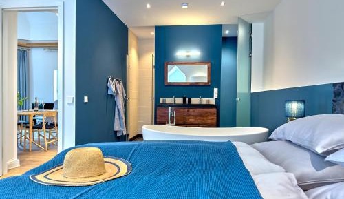 Two-Bedroom Apartment with Terrace and Sea View - Peacock