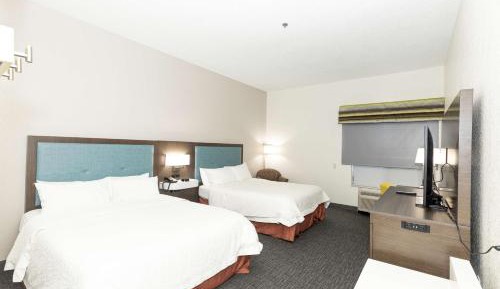 Room with Two Queen Beds - Non-Smoking