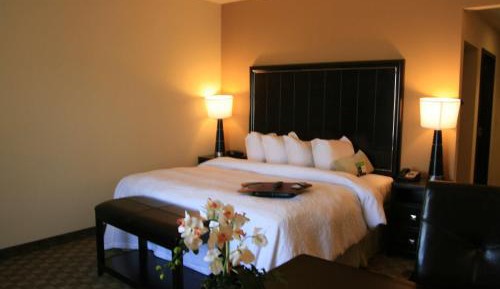 King Room with King Bed - Non-Smoking