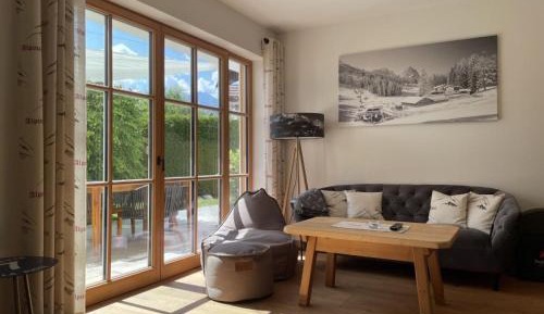 Superior One-Bedroom Apartment