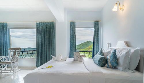 Royal Studio Room With Balcony & Valley View