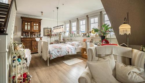 Superior One-Bedroom Apartment with Balcony