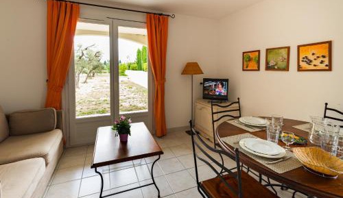 Three-Bedroom Apartment or Three-Bedroom Apartment with Mezzanine (8 Adults)