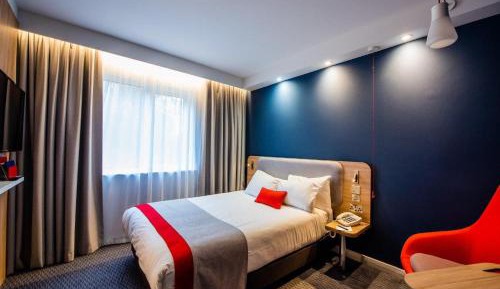 Standard Double Room with Sofa Bed and Free Hot Breakfast