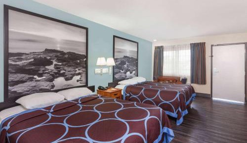 Queen Room with Two Queen Beds - Non-Smoking