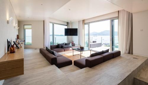 Patio Suite - Sea View with Breakfast for 2, Swimming Pool Access for 2 and Amenity