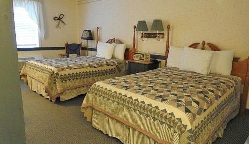 Standard Queen Room