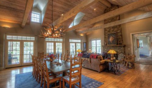 Five-Bedroom Holiday Home
